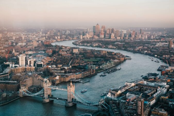 london-river-thames-view-sky