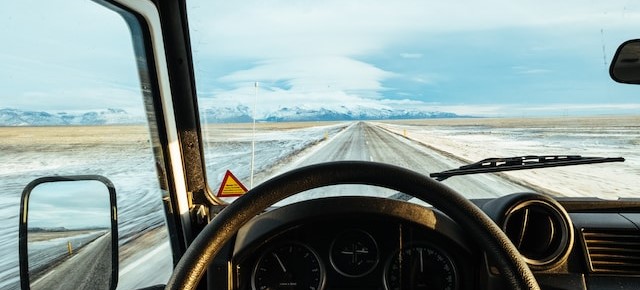 driving in iceland in winter
